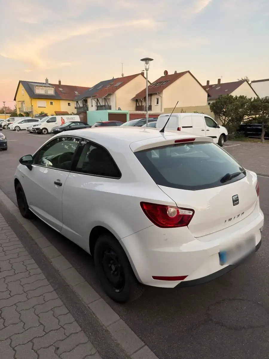Gebraucht Seat Ibiza 70 PS (51 kW) 2015 Weiß Kleinwagen