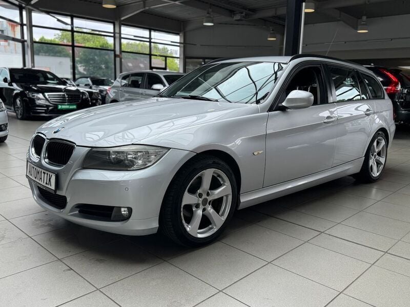 Silber Gebraucht 2012 BMW 320 Comfort Edition Kombi | 7.890 € (Guter Preis) - Bild 1/4
