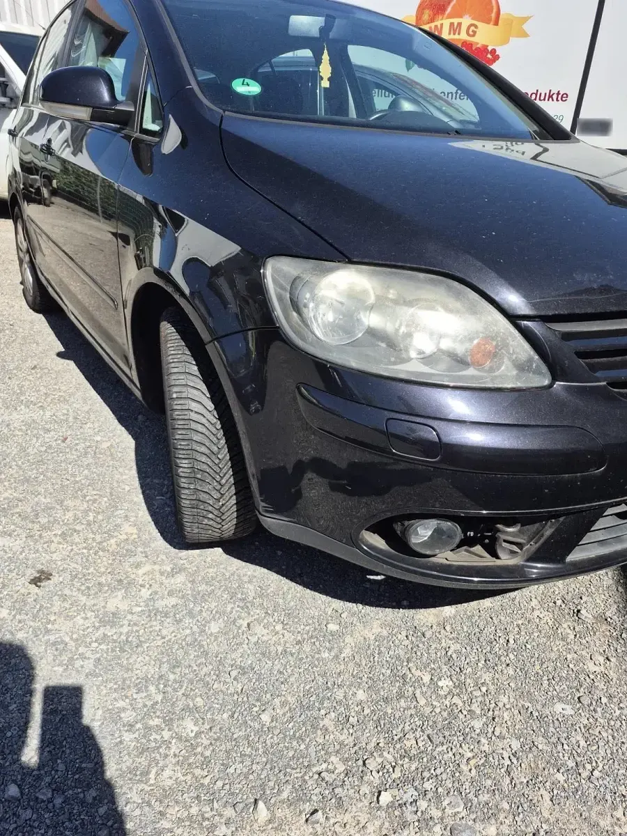Second-hand VW Golf V 102 CP (75 kW) 2007 Negru Hatchback