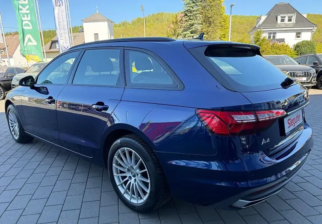 Gebraucht Audi A4 Sport 204 PS (150 kW) 2023 Blau Kombi