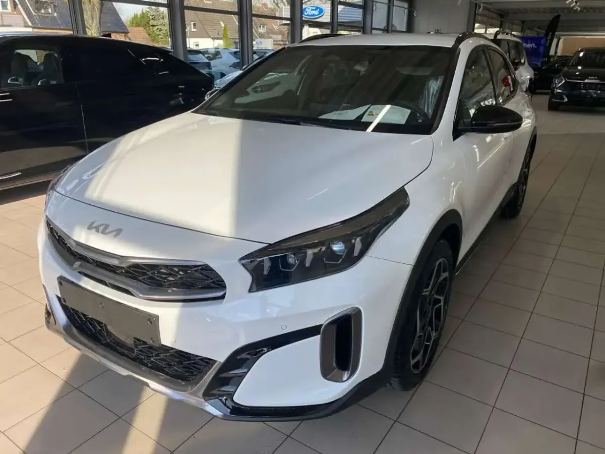 Neu Kia XCeed GT-Line 140 PS (102 kW) 2025 Deluxe weiß metallic SUV