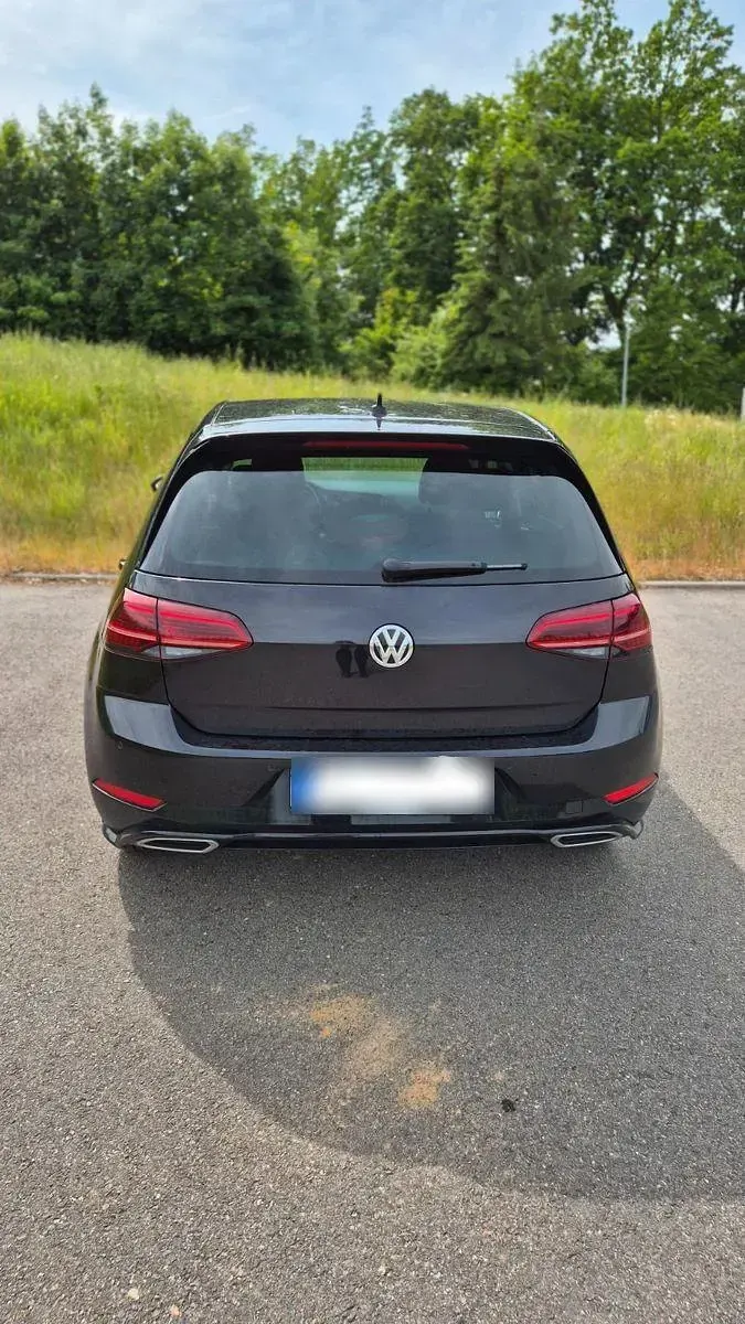 Gebraucht VW Golf VII Highline 150 PS (110 kW) 2019 Schwarz Limousine