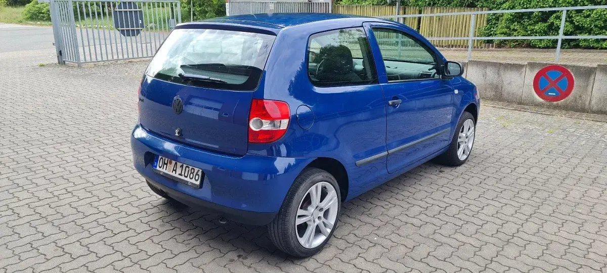 Gebraucht VW Fox 55 PS (40 kW) 2005 Blau Kleinwagen