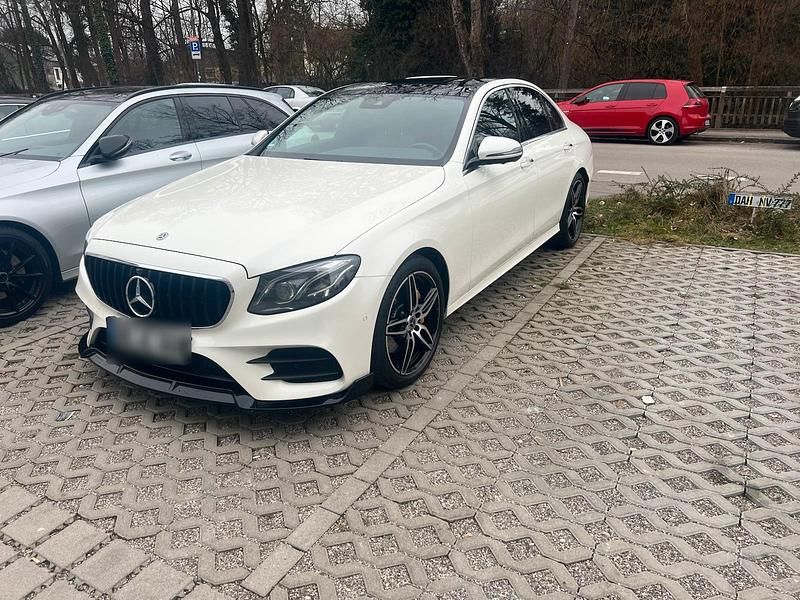 Gebraucht Mercedes E220 194 PS (142 kW) 2018 Weiß Limousine
