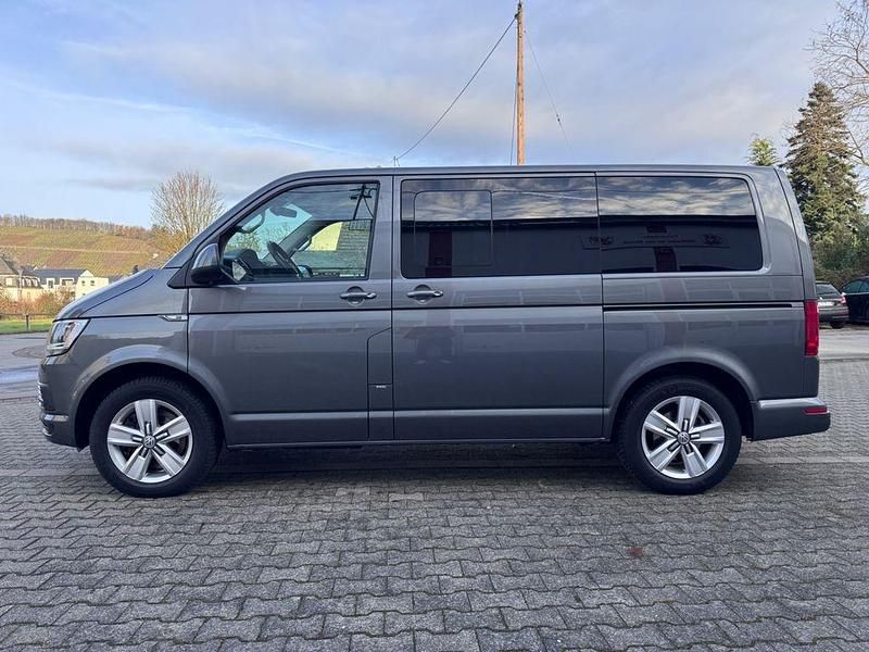 Grau Gebraucht 2016 VW Multivan Comfortline Van | 29.500 € (Etwas zu teuer) - Bild 1/4