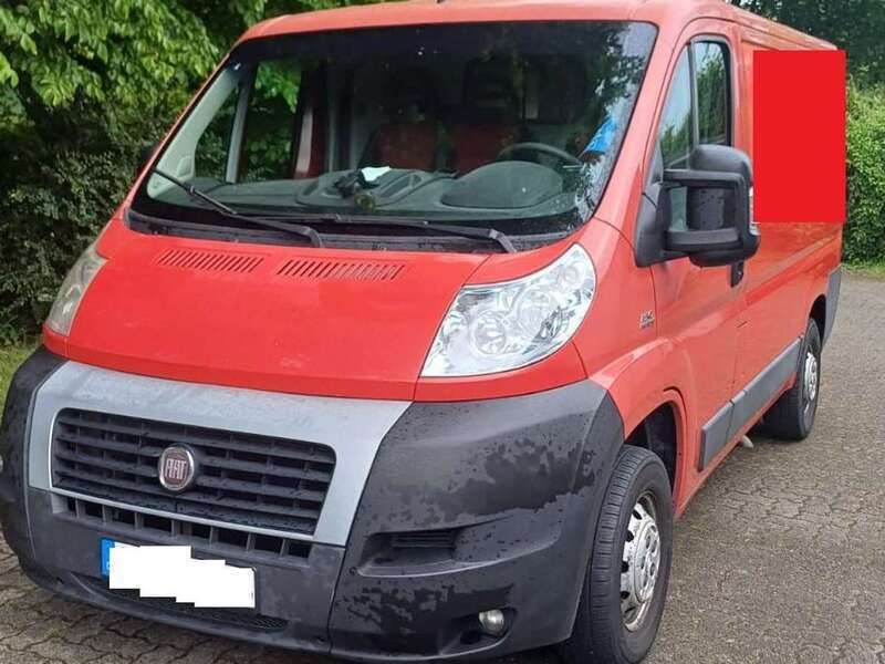 Rot Gebraucht 2011 Fiat Ducato 33 Van | 3.980 € - Bild 1/4