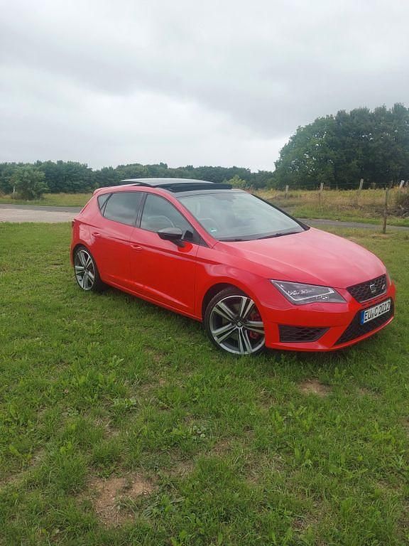 Rot Gebraucht 2016 Cupra Leon Limousine | 17.999 € (Guter Preis) - Bild 1/4