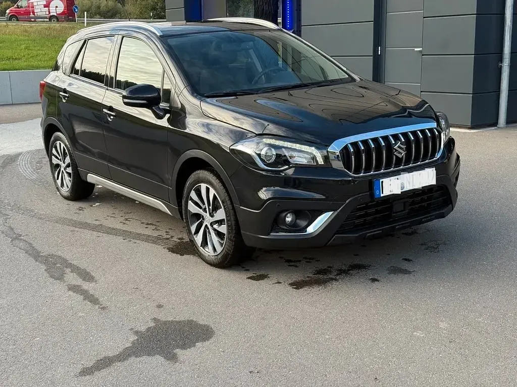 Gebraucht Suzuki SX4 S-Cross Comfort+ 129 PS (94 kW) 2020 Schwarz SUV