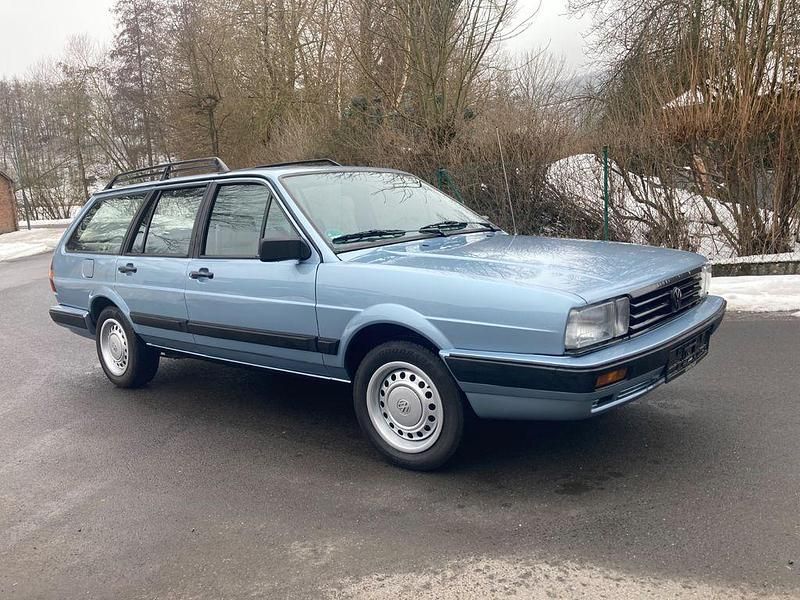 Second-hand VW Passat 87 CP (63 kW) 1987 Albastru Break
