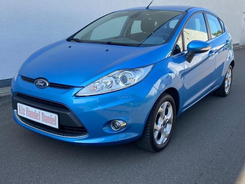 Blau Gebraucht 2010 Ford Fiesta Titanium Kleinwagen | 4.990 € (Etwas zu teuer) - Bild 1/4