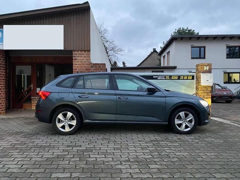 Grau Gebraucht 2019 Skoda Scala Active Kleinwagen | 14.699 € (Superpreis) - Bild 1/4