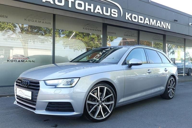 Silber Gebraucht 2018 Audi A4 Ambiente Kombi | 17.770 € (Guter Preis) - Bild 1/4