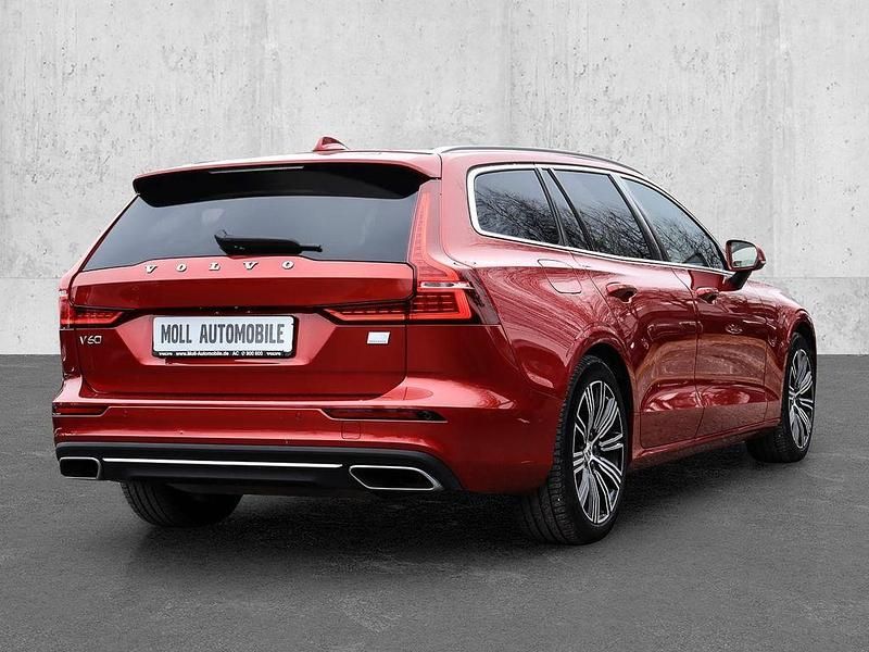 Gebraucht Volvo V60 Core 398 PS (292 kW) 2022 Rot Kombi