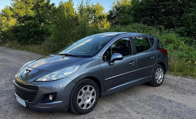 Grau Gebraucht 2011 Peugeot 207 Kombi | 1.990 € (Fairer Preis) - Bild 1/4