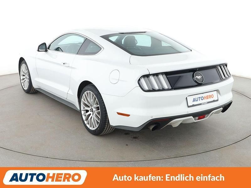 Gebraucht Ford Mustang Basis 317 PS (233 kW) 2016 Weiß Coupé