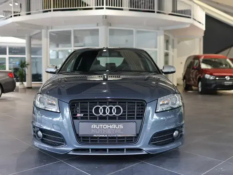 Gebraucht Audi S3 Sport 265 PS (194 kW) 2010 Meteorgrau perleffekt Kleinwagen