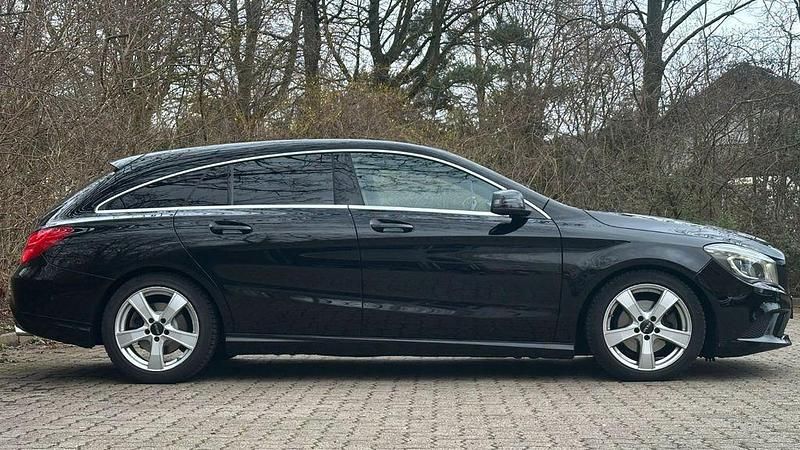 Gebraucht Mercedes CLA220 177 PS (130 kW) 2015 Schwarz Limousine