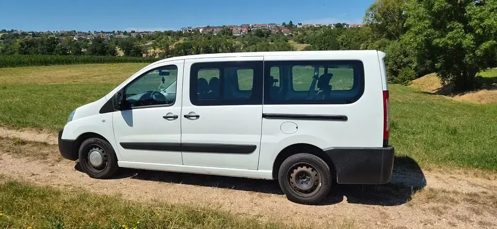 Gebraucht Peugeot TePee 128 PS (94 kW) 2011 Weiß Van / Kleinbus