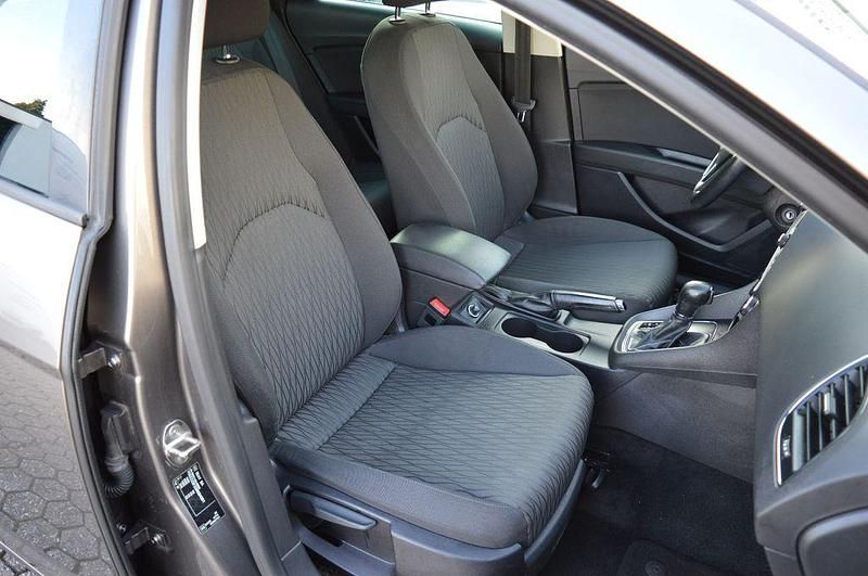 Second-hand Seat Leon ST Style 110 CP (80 kW) 2015 Gri Break