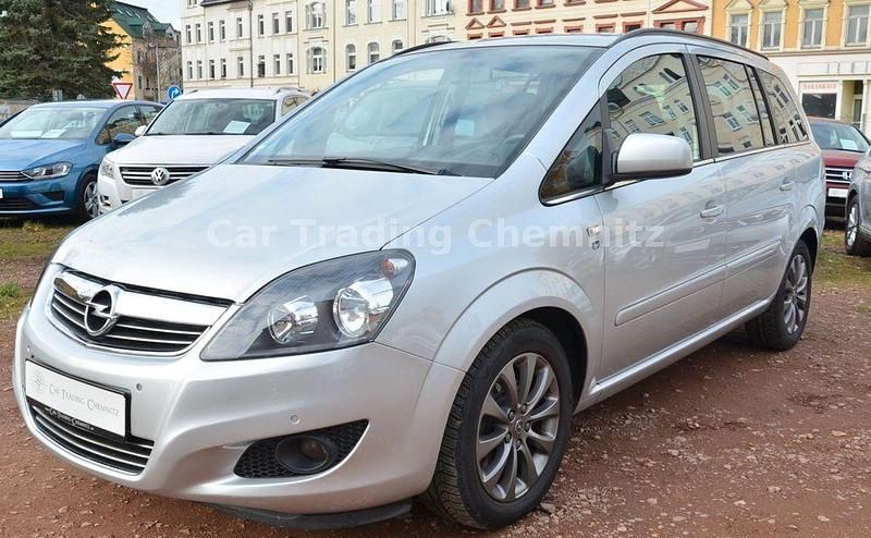 Silber Gebraucht 2010 Opel Zafira Edition Van / Kleinbus | 8.999 € - Bild 1/4