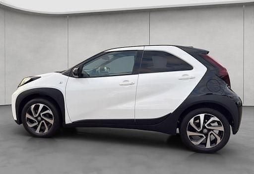 Gebraucht Toyota Aygo X X-Black 72 PS (52 kW) 2024 Weiß SUV