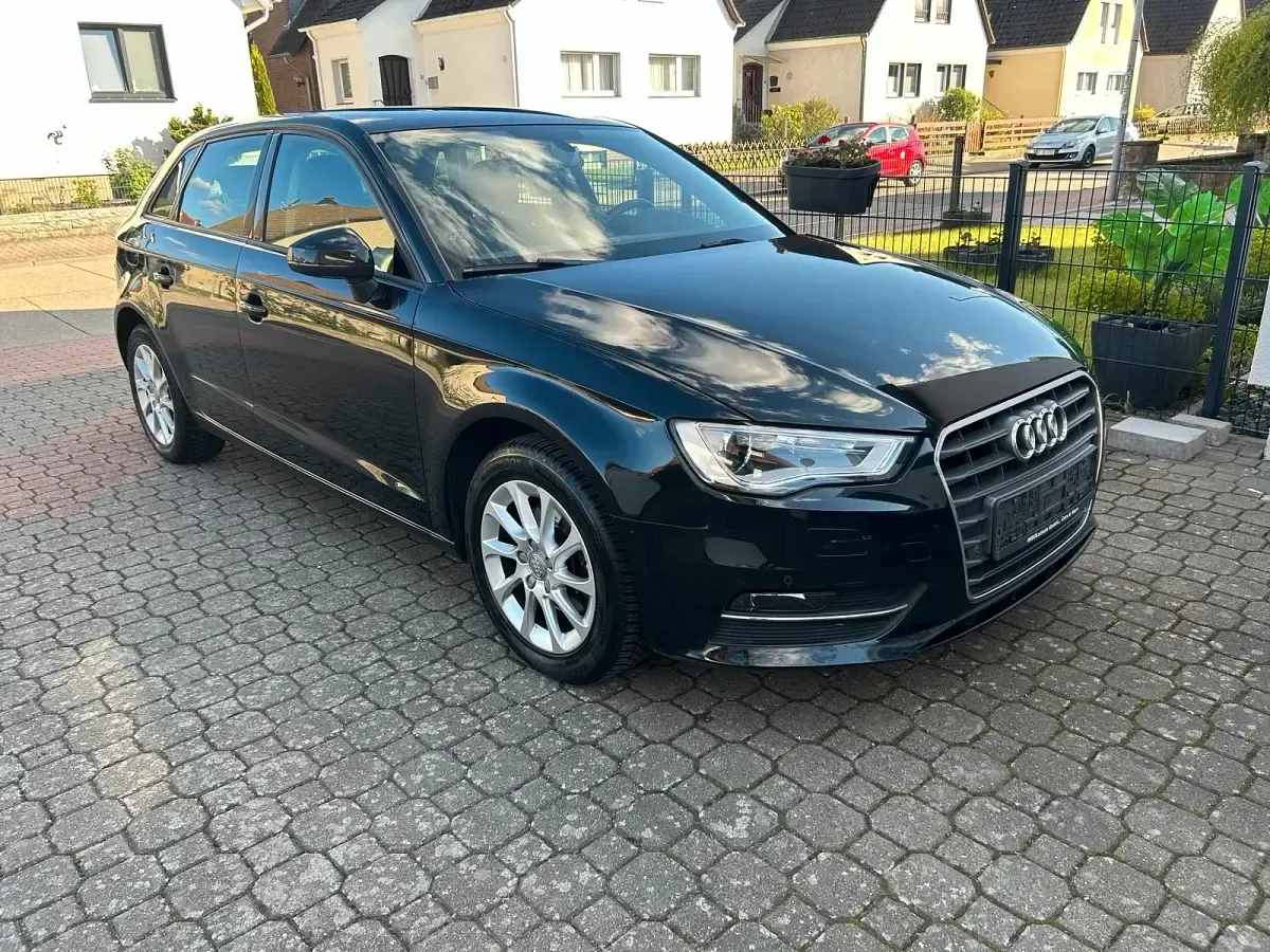 Second-hand Audi A3 110 CP (80 kW) 2016 Negru Berlinǎ