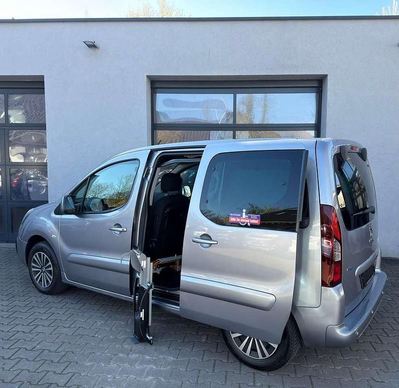 Gebraucht Peugeot Partner 99 PS (72 kW) 2016 Grau artense/metallic Van / Kleinbus