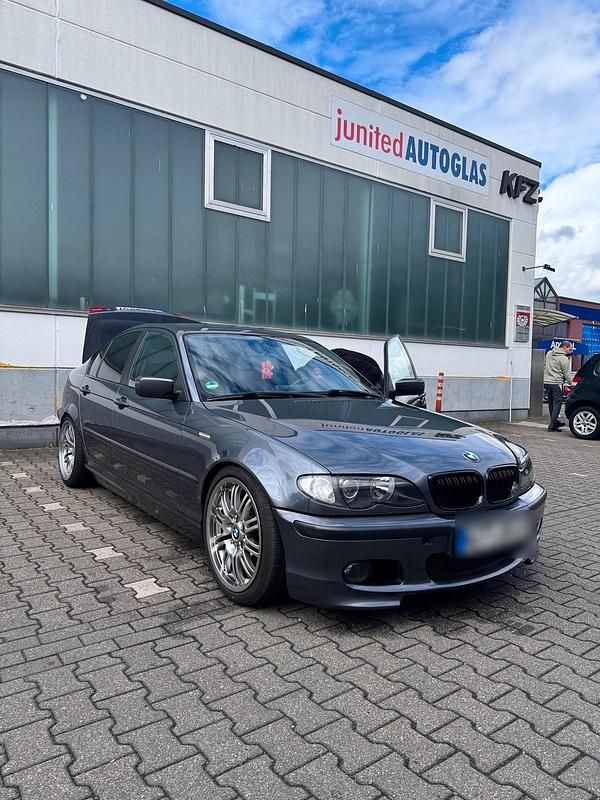 Gebraucht 2002 BMW 325 Limousine | 7.620 € - Bild 1/4