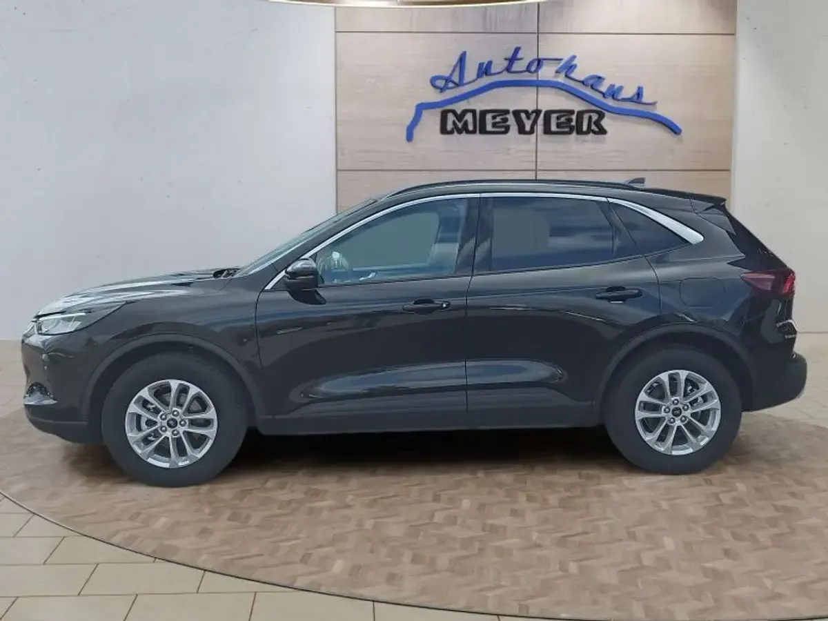 Nowe Ford Kuga 186 KM (136 kW) 2026 Czarny SUV