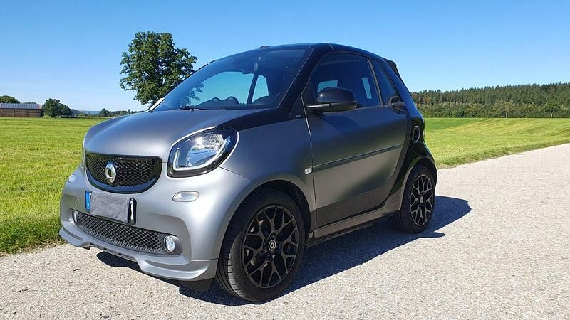 Grau Gebraucht 2016 Smart ForTwo Cabrio Brabus Cabrio | 13.500 € - Bild 1/4