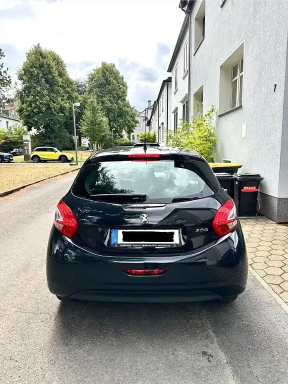 Gebraucht Peugeot 208 68 PS (50 kW) 2015 Blau Kleinwagen