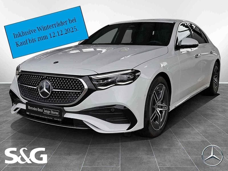 Manufaktur lack manufaktur opali Gebraucht 2024 Mercedes E200 AMG Limousine | 52.370 € (Superpreis) - Bild 1/4