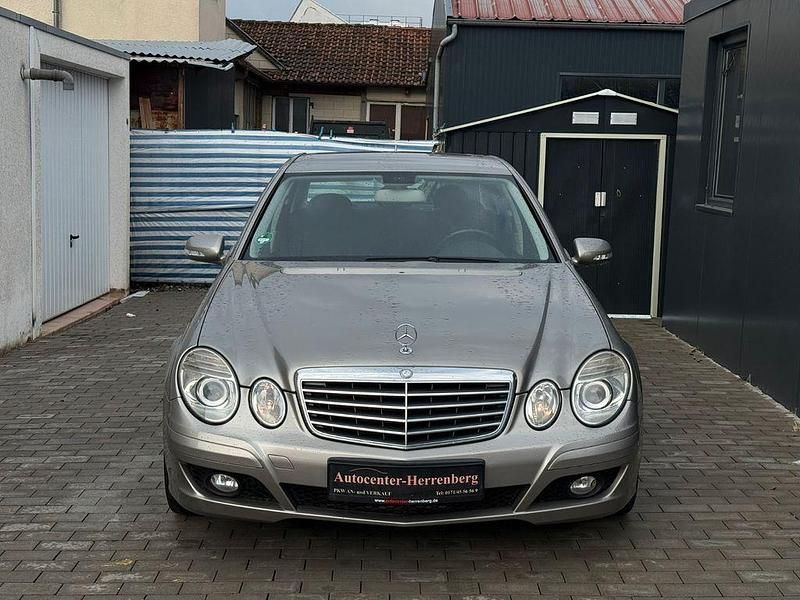 Gebraucht Mercedes E200 184 PS (135 kW) 2007 Silber Limousine