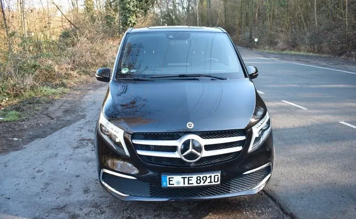 Gebraucht Mercedes V300 239 PS (175 kW) 2020 Schwarz Van / Kleinbus