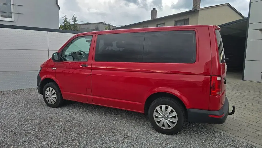 Gebraucht VW Caravelle 150 PS (110 kW) 2016 Rot Van