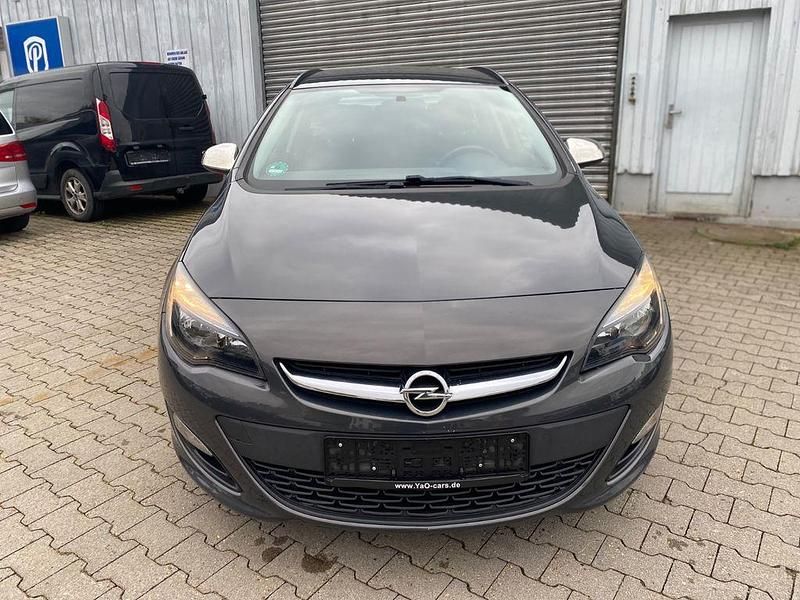 Grau Gebraucht 2015 Opel Astra Selection Kombi | 7.899 € (Fairer Preis) - Bild 1/4