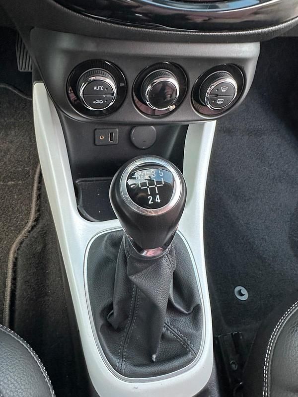 Gebraucht Opel Adam Slam 101 PS (74 kW) 2014 Weiß Kleinwagen