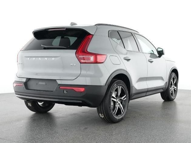 Second-hand Volvo XC40 Plus 163 CP (119 kW) 2025 Gri SUV