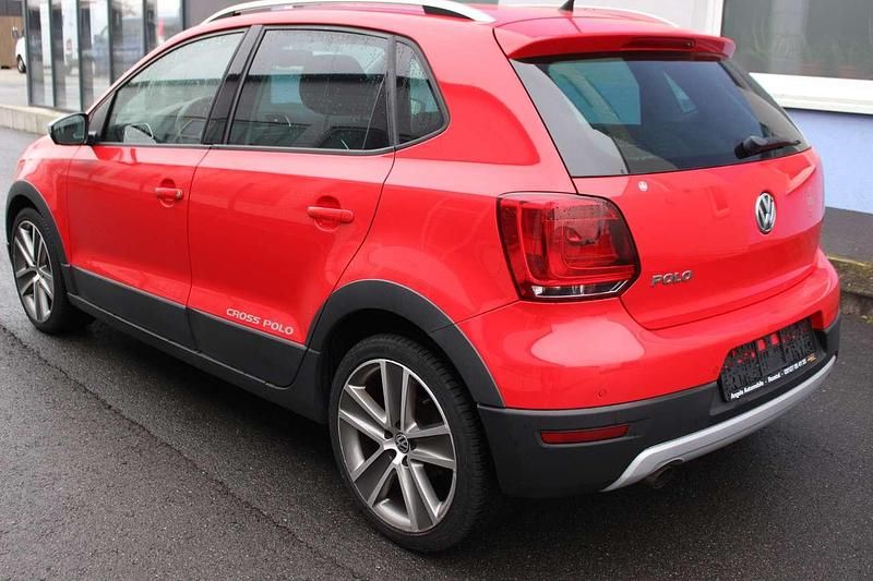 Gebraucht VW Polo Cross 90 PS (66 kW) 2011 Flashrot Kleinwagen