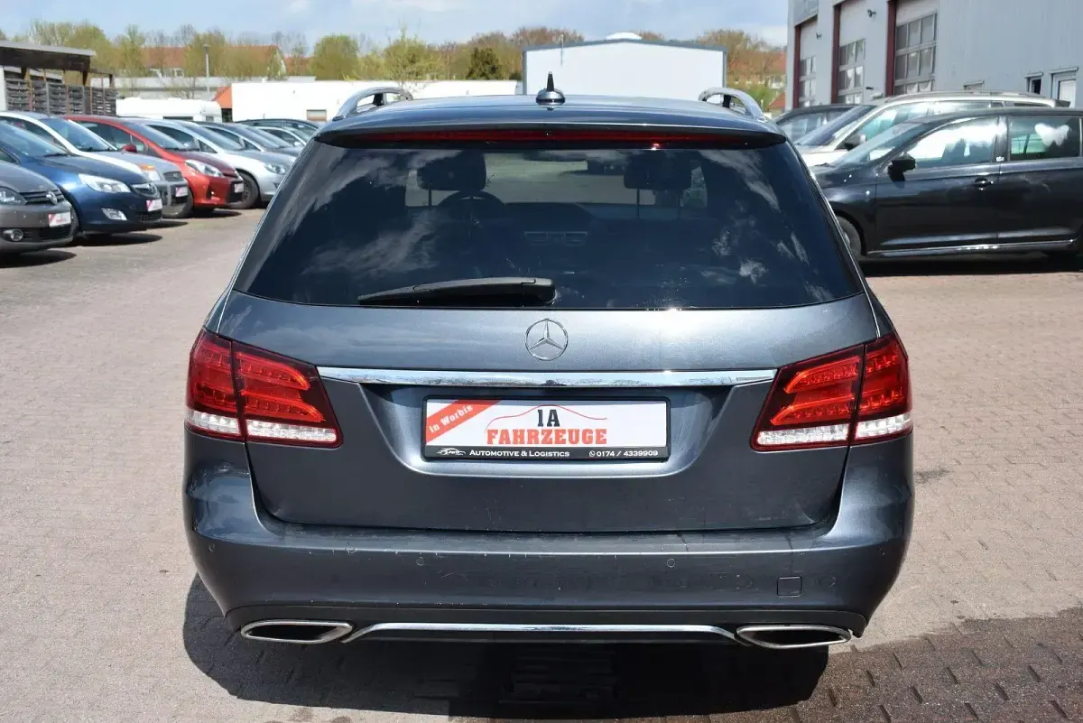 Gebraucht Mercedes E220 Avantgarde 170 PS (125 kW) 2013 Grau Kombi