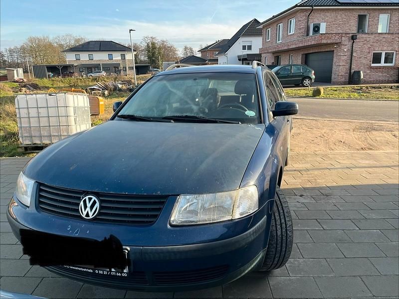 Gebraucht VW Passat 90 PS (66 kW) 2000 Blau Kombi