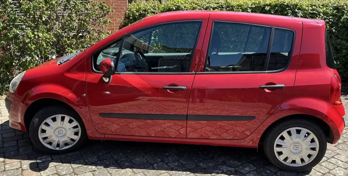 Usado Renault Modus 75 HP (55 kW) 2010 Vermelho Monovolume