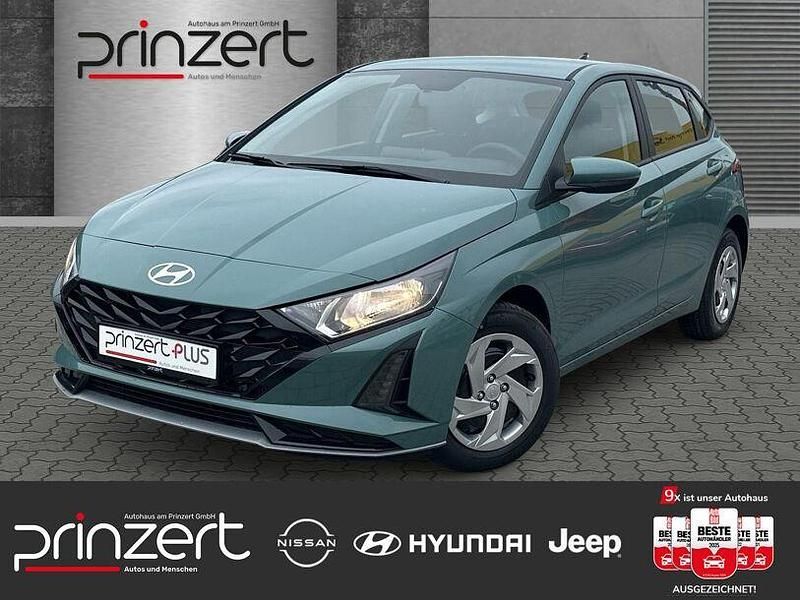 Grün Neu 2025 Hyundai i20 Select Limousine | 20.470 € (Fairer Preis) - Bild 1/3