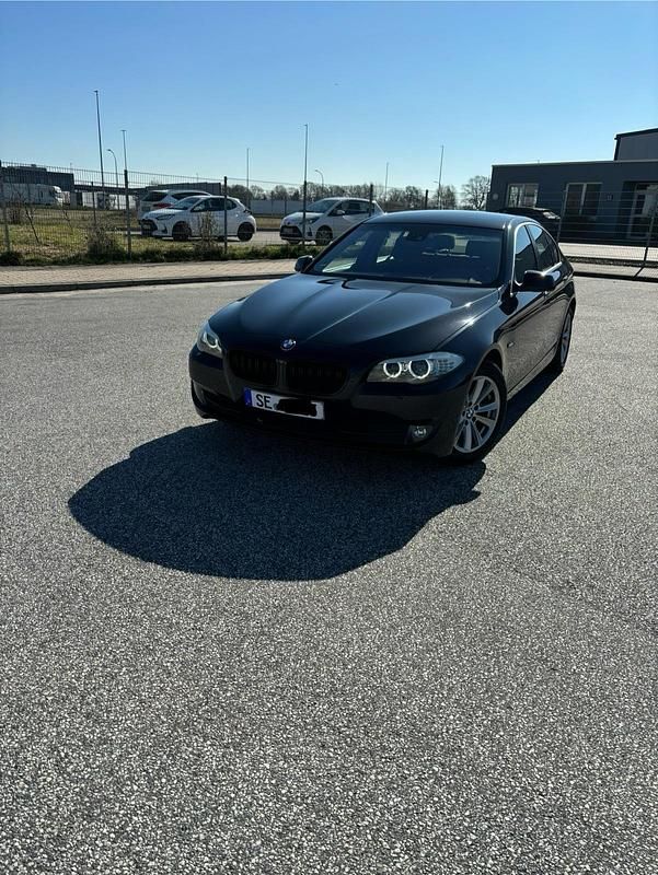 Gebraucht BMW 523 204 PS (150 kW) 2010 Schwarz Limousine