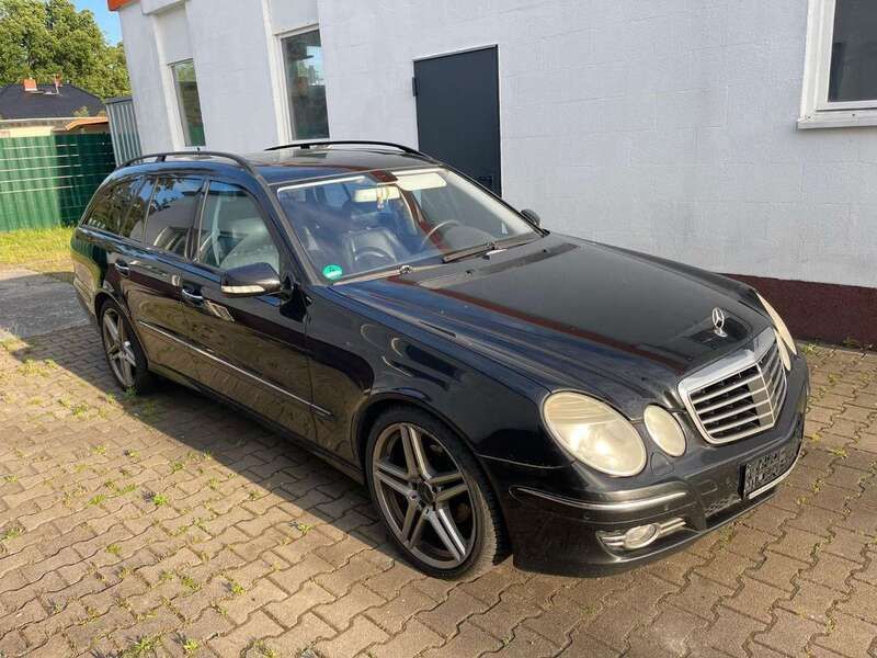 Schwarz Gebraucht 2009 Mercedes E280 Kombi | 3.950 € (Teuer) - Bild 1/4