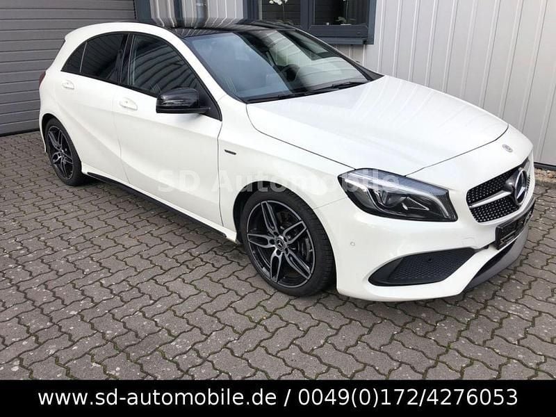 Weiß Gebraucht 2018 Mercedes A250 AMG line Limousine | 18.890 € (Superpreis) - Bild 1/4