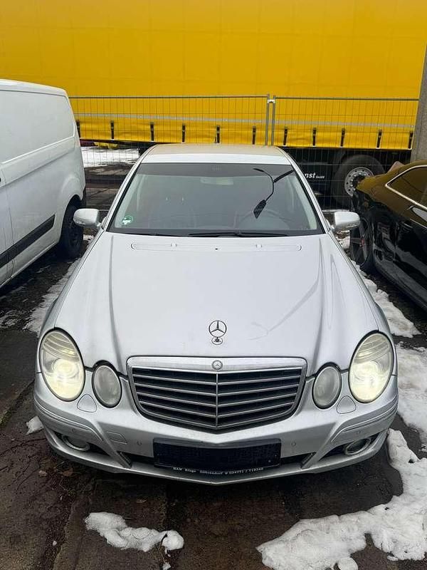 Gebraucht Mercedes E280 190 PS (139 kW) 2006 Iridiumsilber  metalliclack Limousine