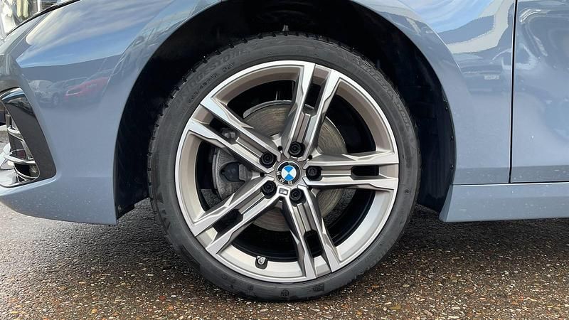 Gebraucht BMW 118 Sport Line 150 PS (110 kW) 2024 Bmw individual storm gray metal Kleinwagen