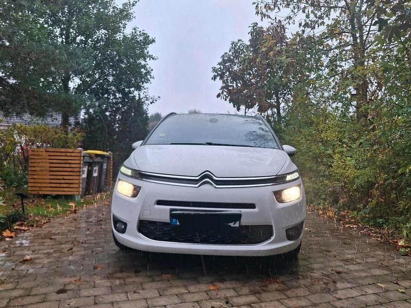 Weiß Gebraucht 2015 Citroën Grand C4 Picasso Van / Kleinbus | 4.900 € (Superpreis) - Bild 1/4