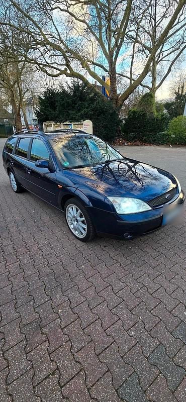 Gebraucht Ford Mondeo 125 PS (91 kW) 2001 Blau Kombi